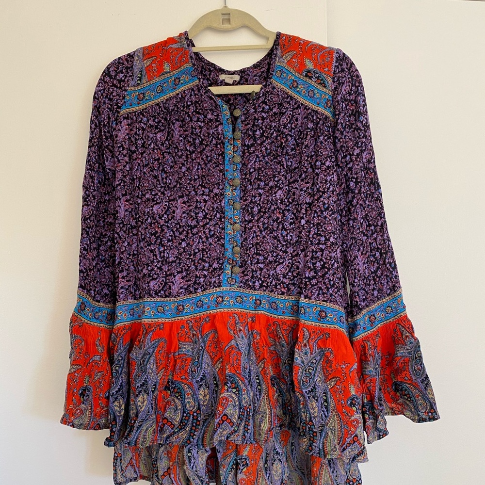 Bohemian flowy bell-sleeved Ecote top
